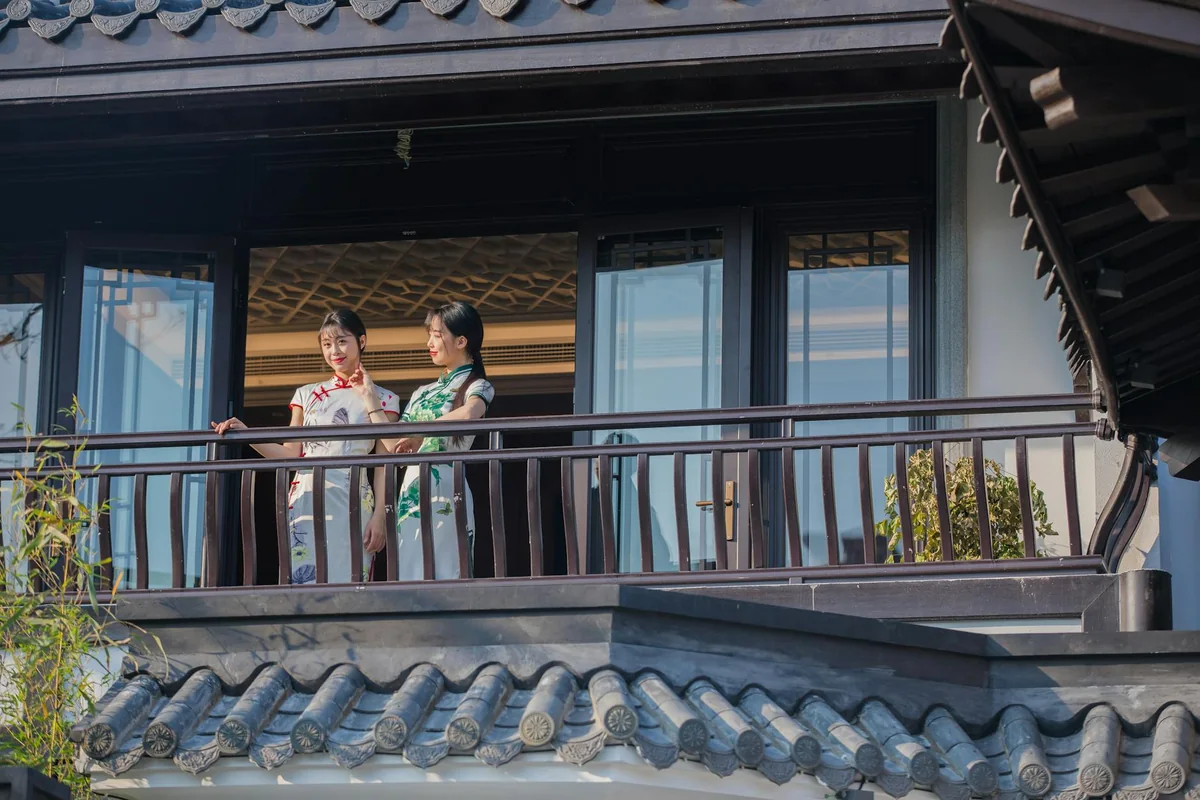 内容整理与记录场景，对应本期编排状态的核对过程